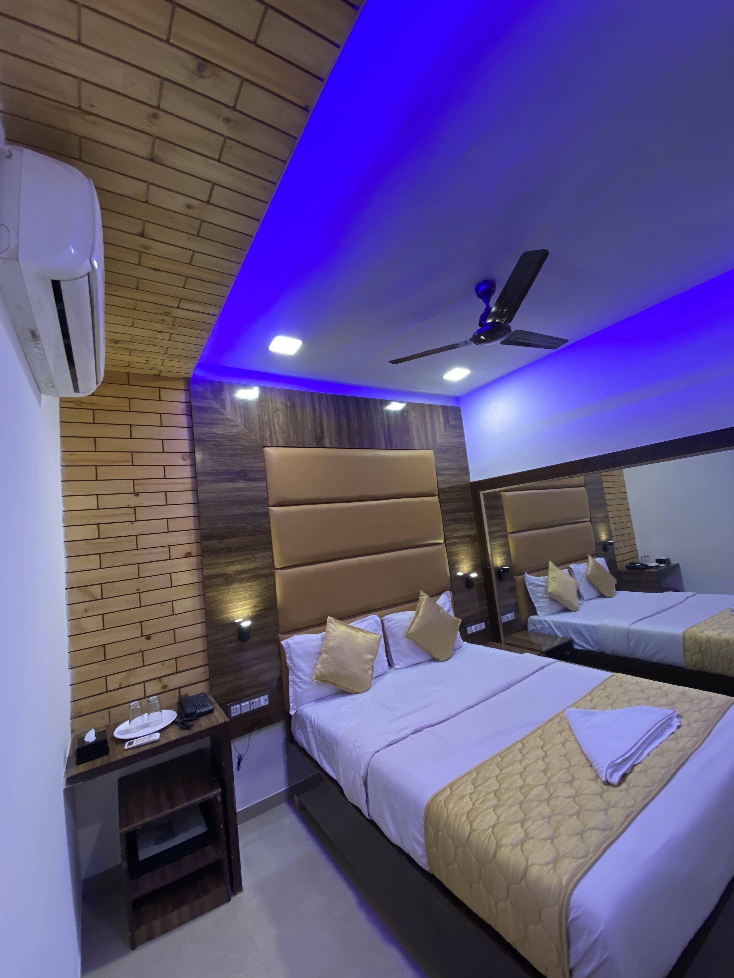 Blue Wellington - Near Airport 3*