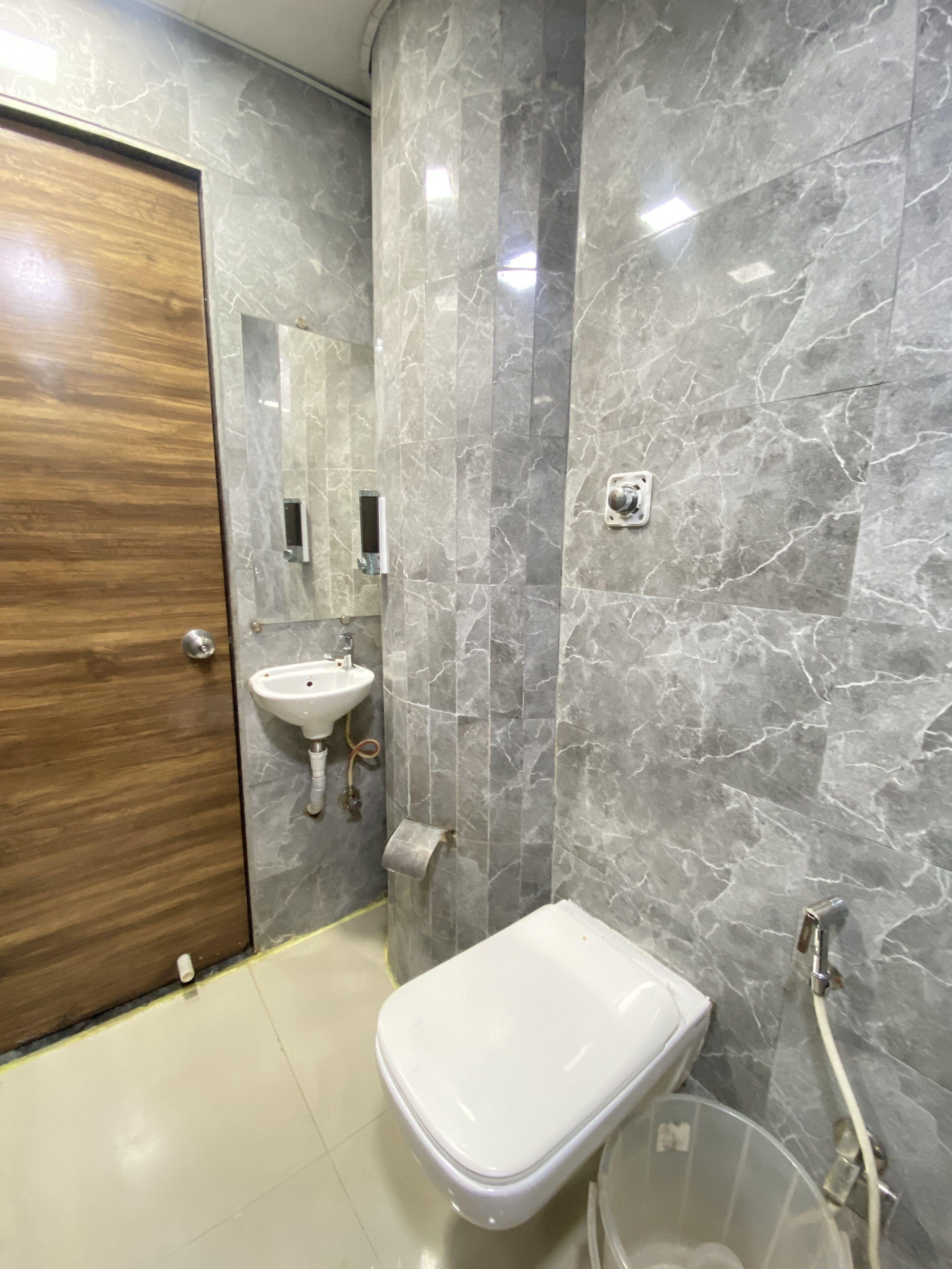 Blue Wellington - Near Airport 3*