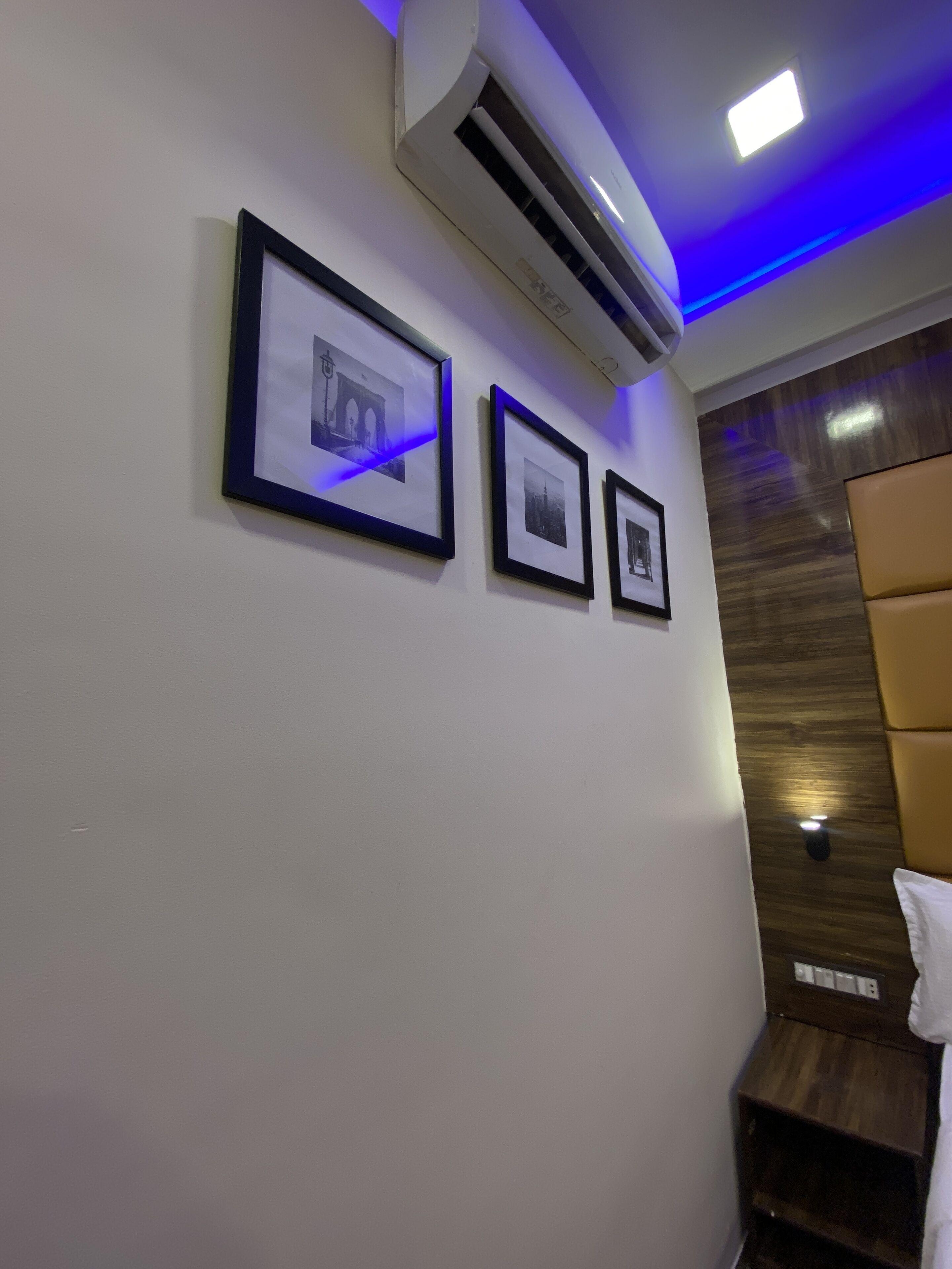 Blue Wellington - Near Airport Hotel Mumbai