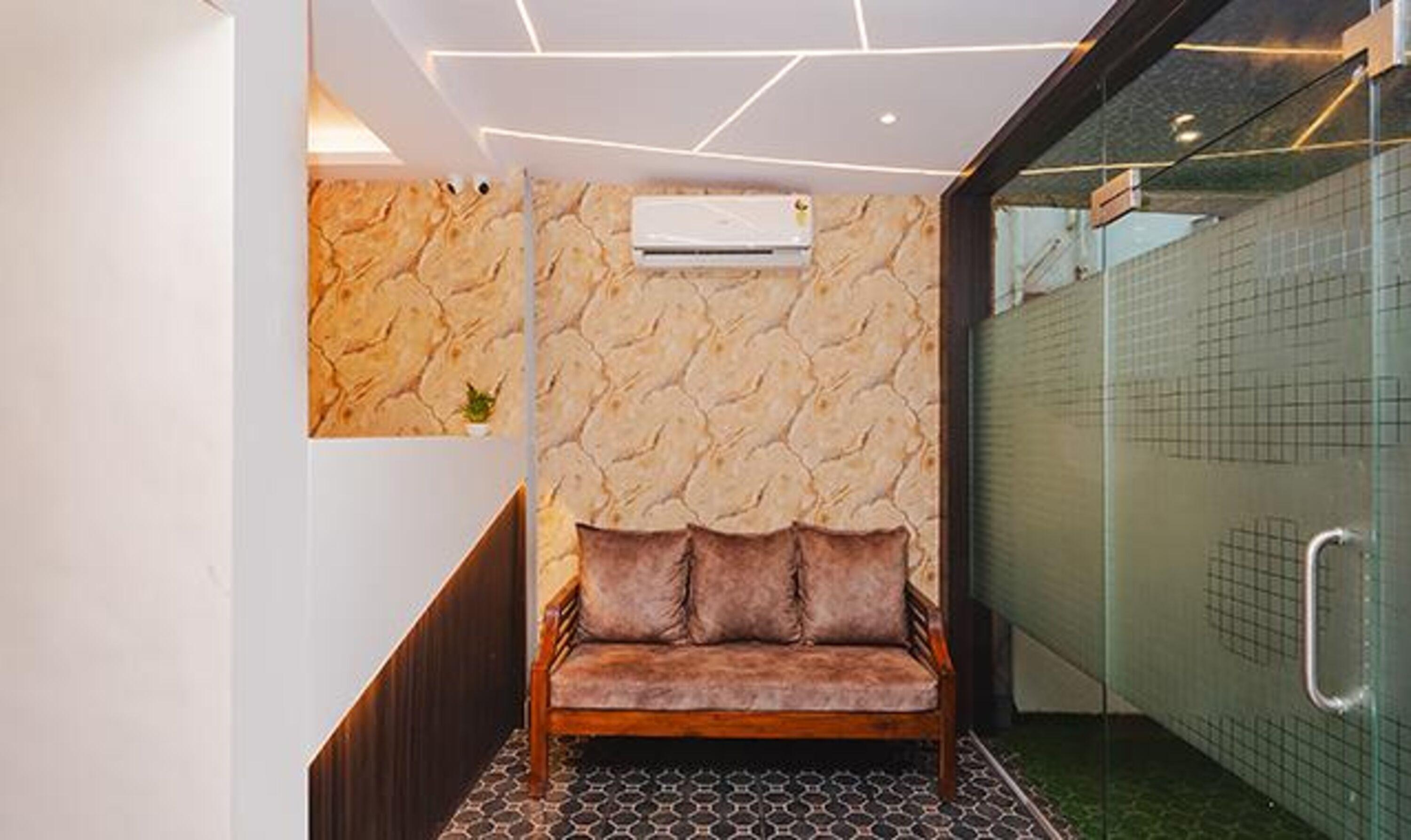 Hotel Airport Palace