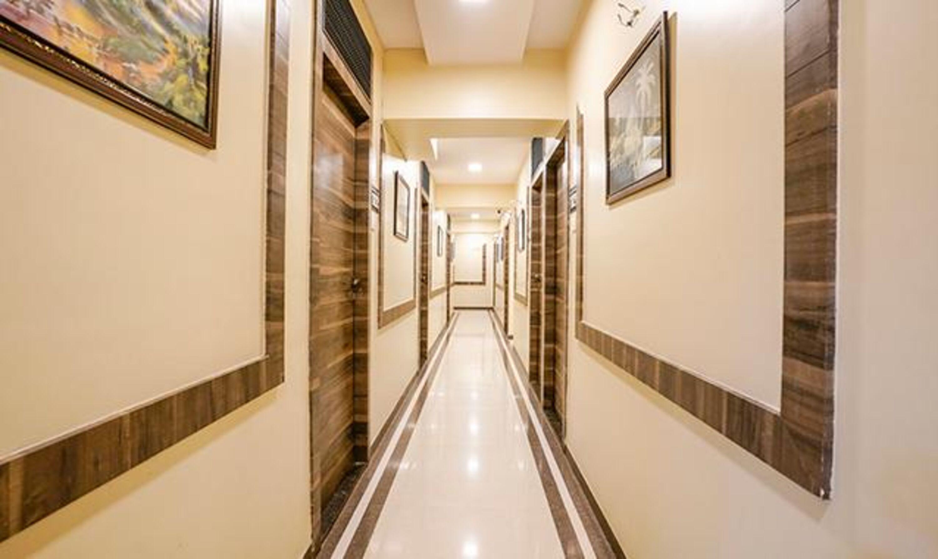 Fabexpress Sarah Gold - Nr Nesco Exhibition Center 3* Mumbai