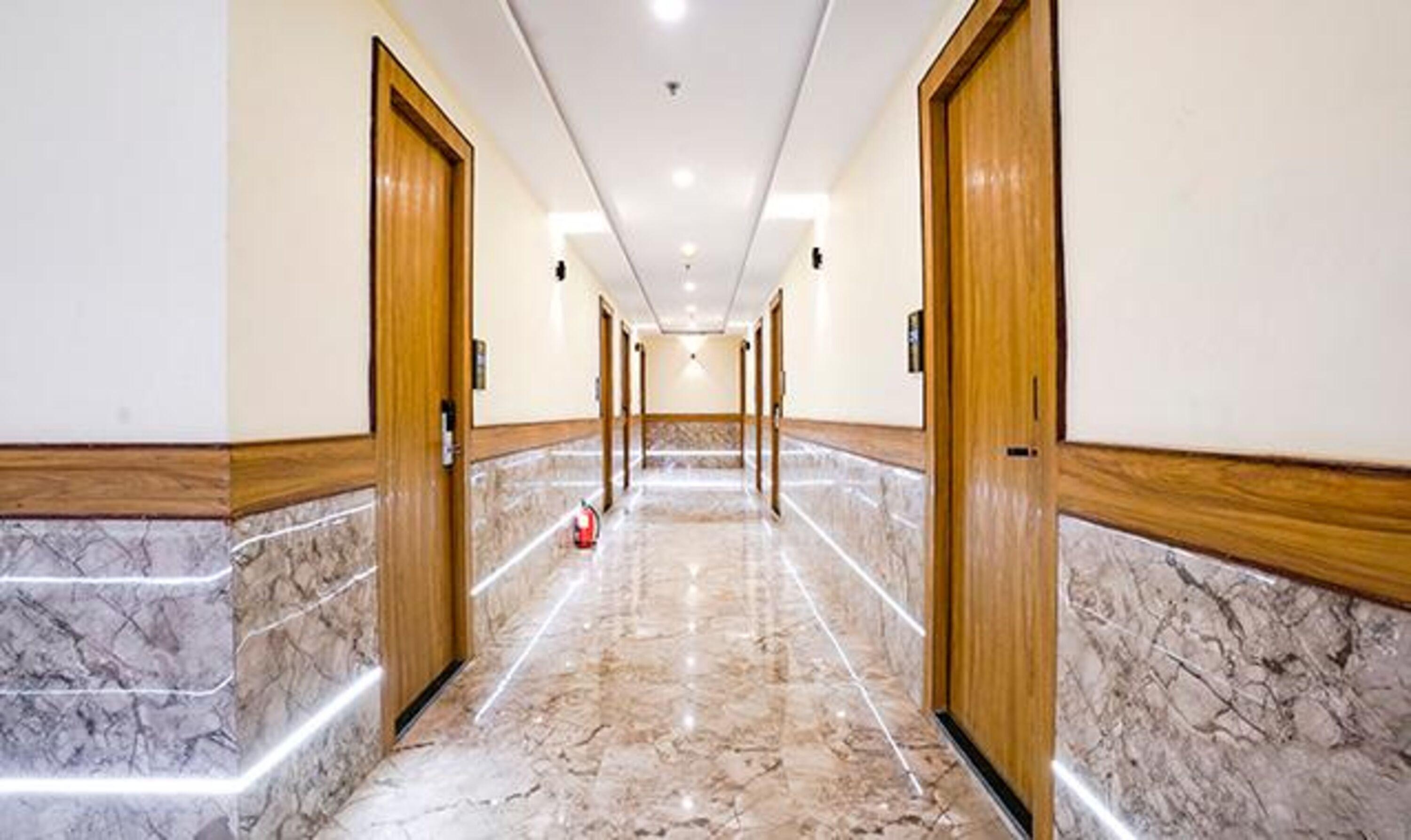 Fabhotel 7 Square - Nr Bkc