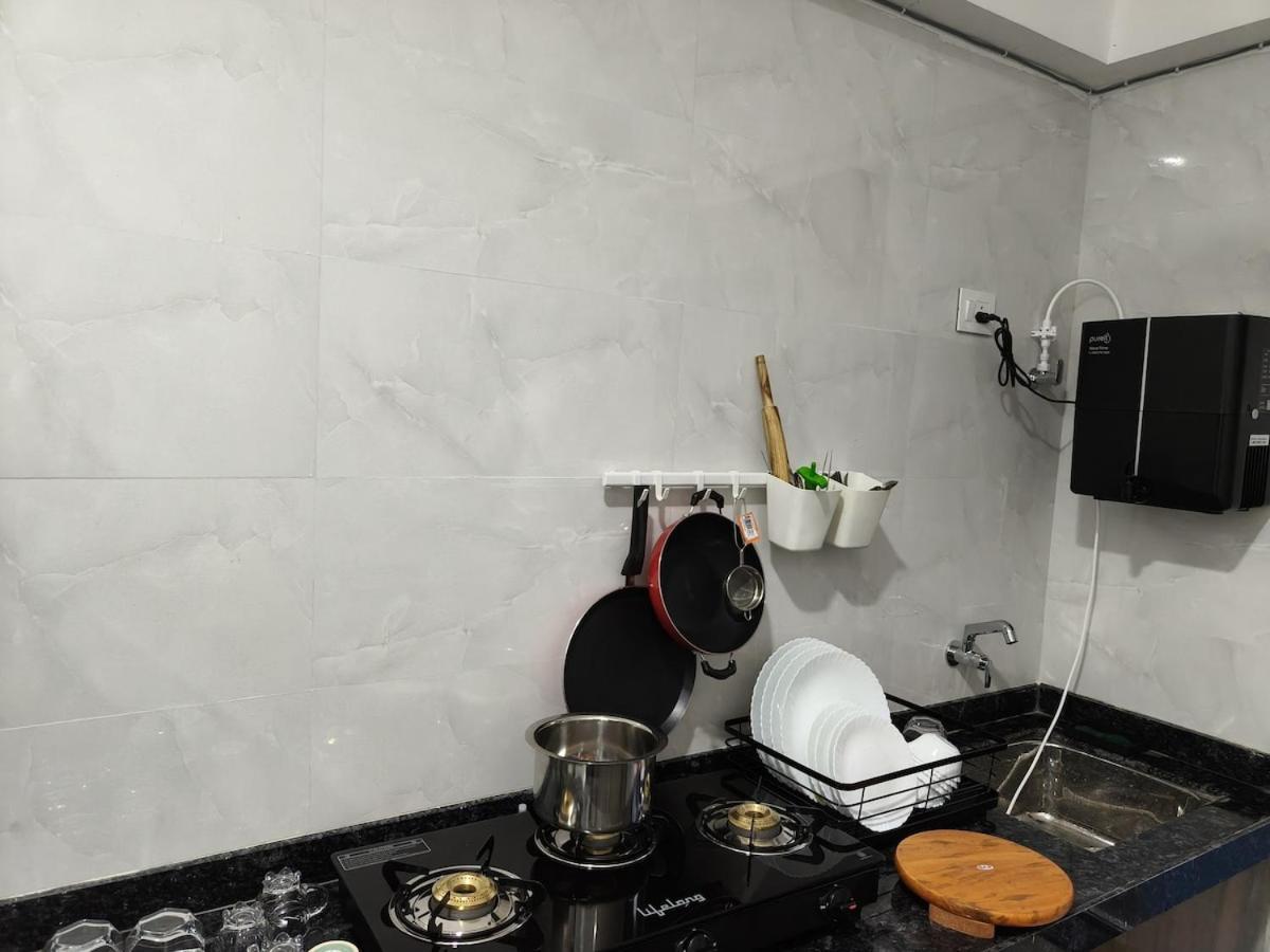 Iuc 301 Private 1bhk 3 Min Nesco Nirlon *