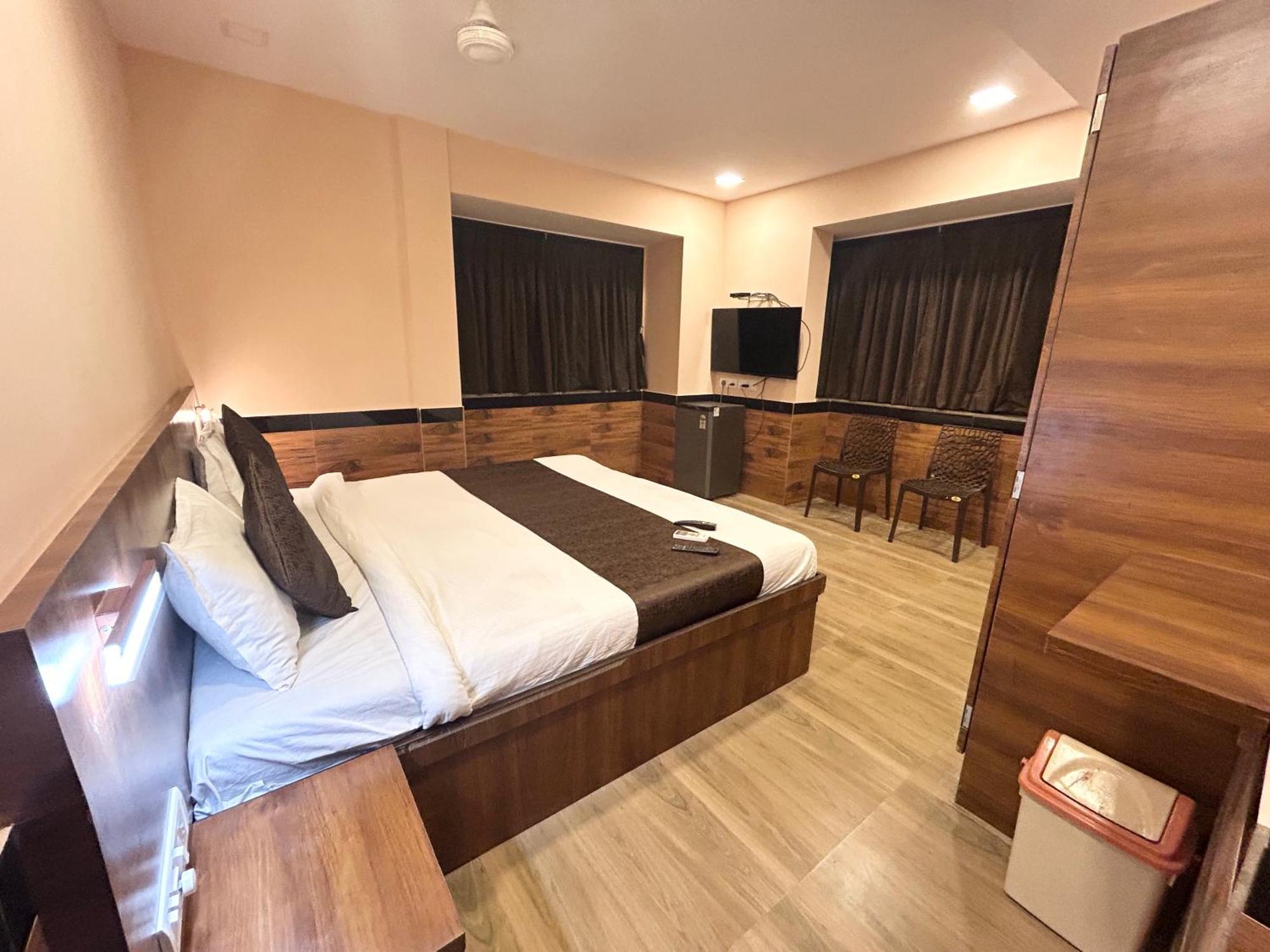 Lucky Service - Near Bkc Apartment Mumbai