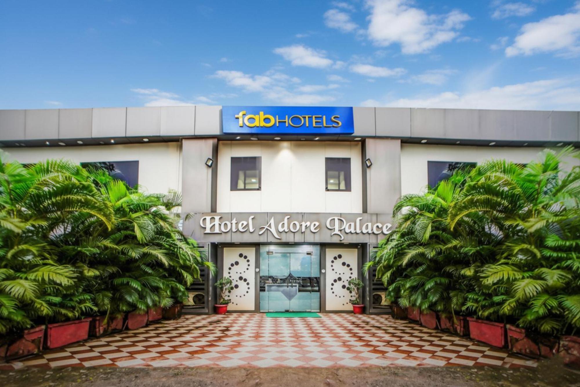 Via The Adore Palace Hotel Mumbai