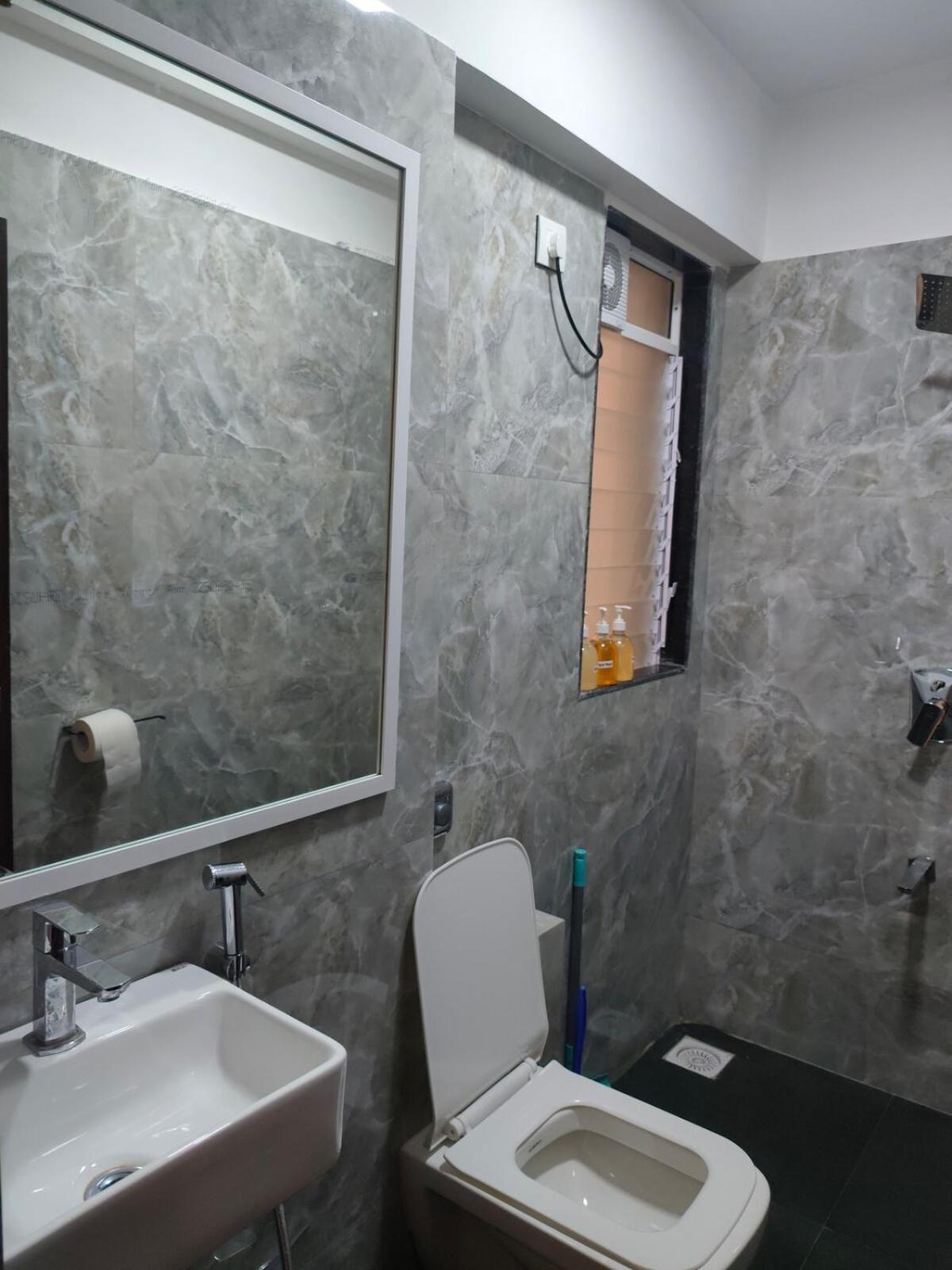 Eden Chic 1 Bhk Bandra W - Gated - 24-7 Security *