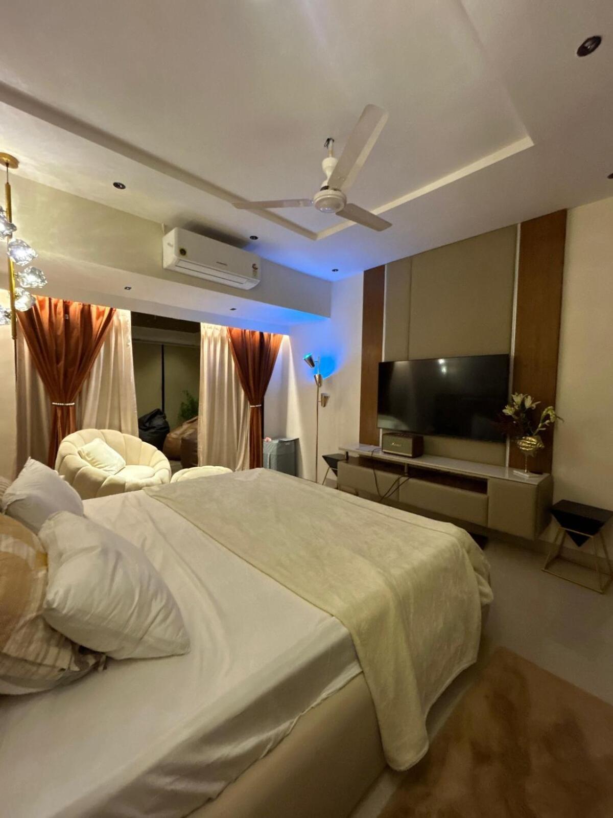 Luxury Aesthetic Party Pad