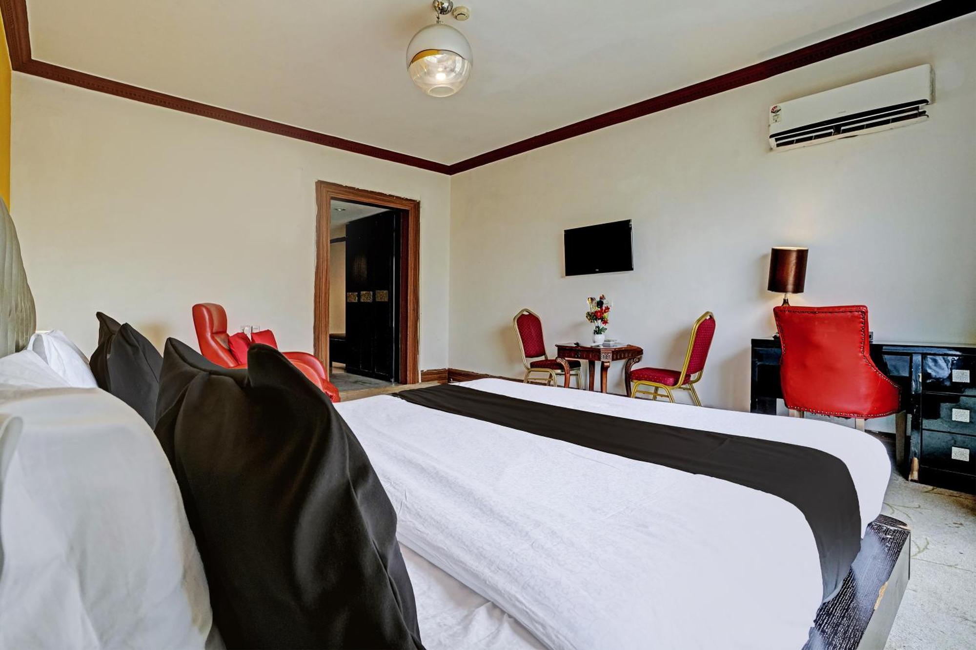Townhouse Royal Palms - Lily Collection Hotel