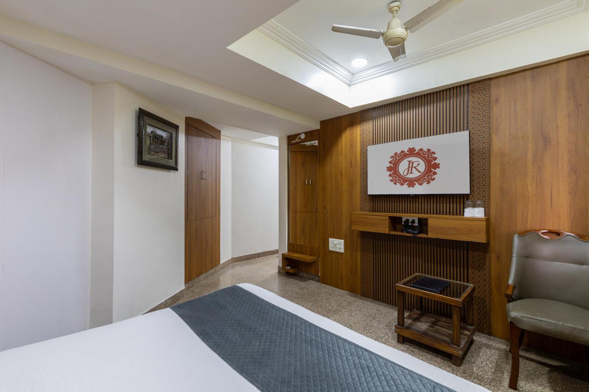 Jk Regency, International Hotel