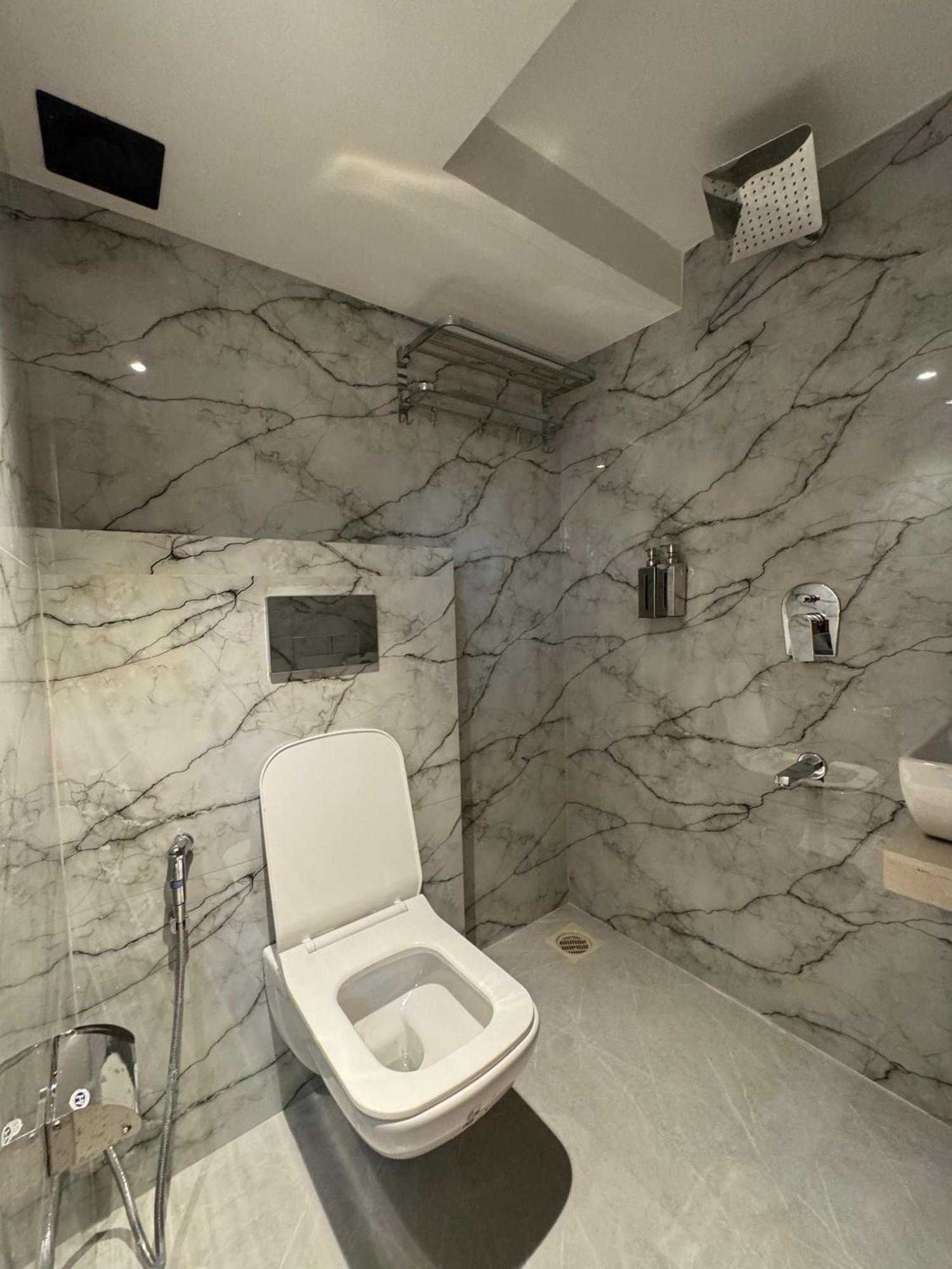 Comfort Castle Hotel Mumbai