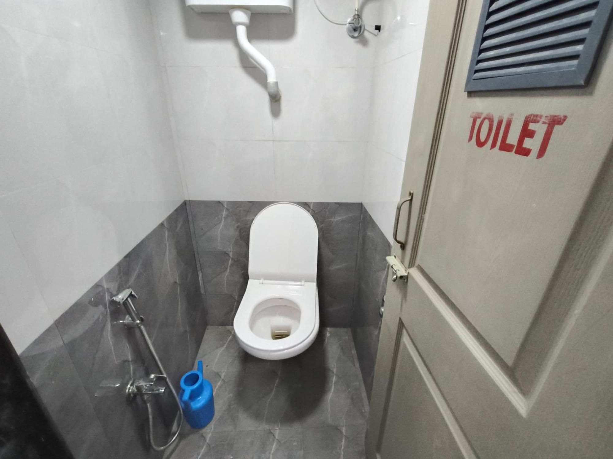 Basera And Separate For Group In Andheri East - Marol Hostel *
