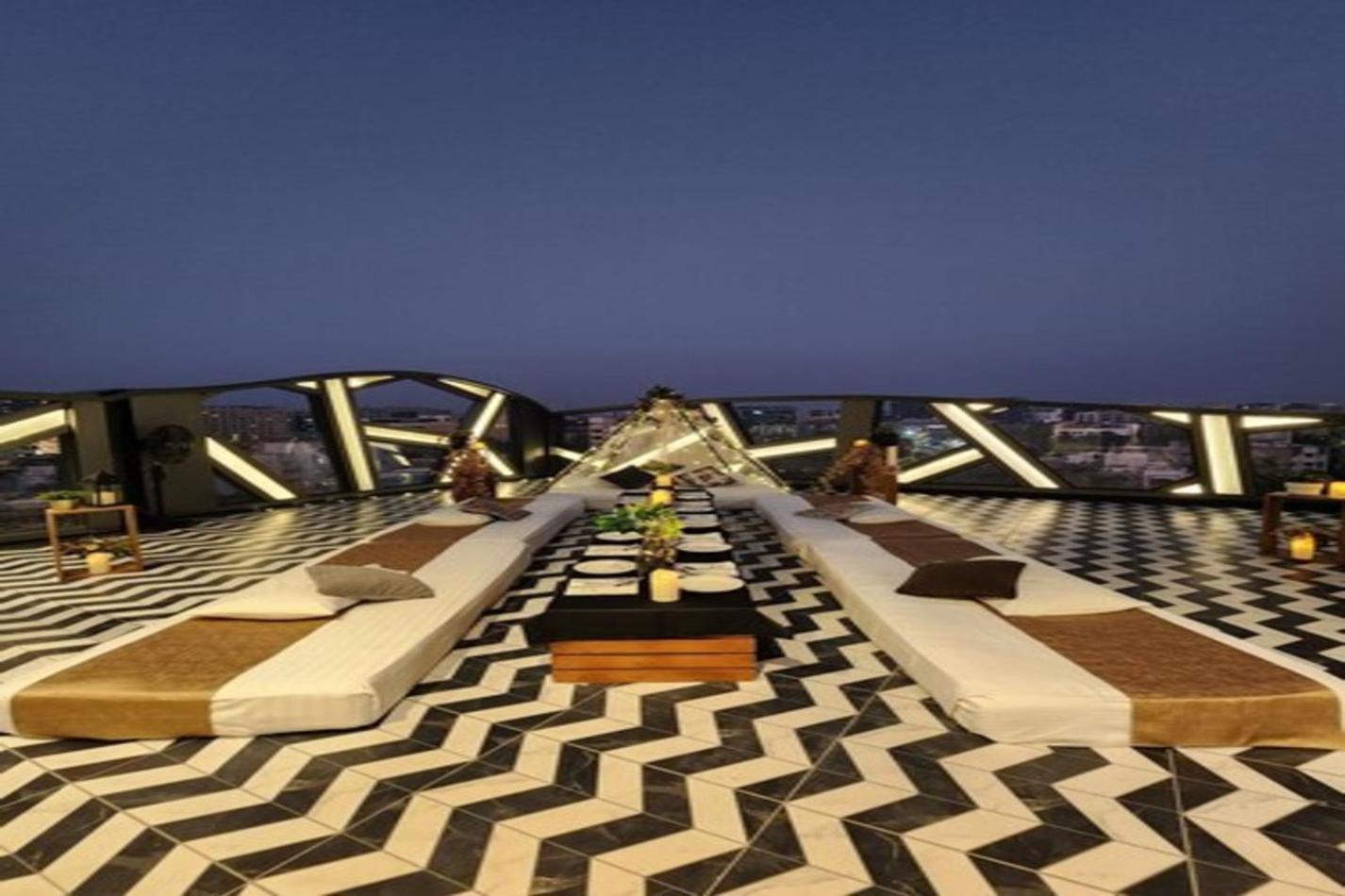 Dragonfly - The Art Hotel Mumbai