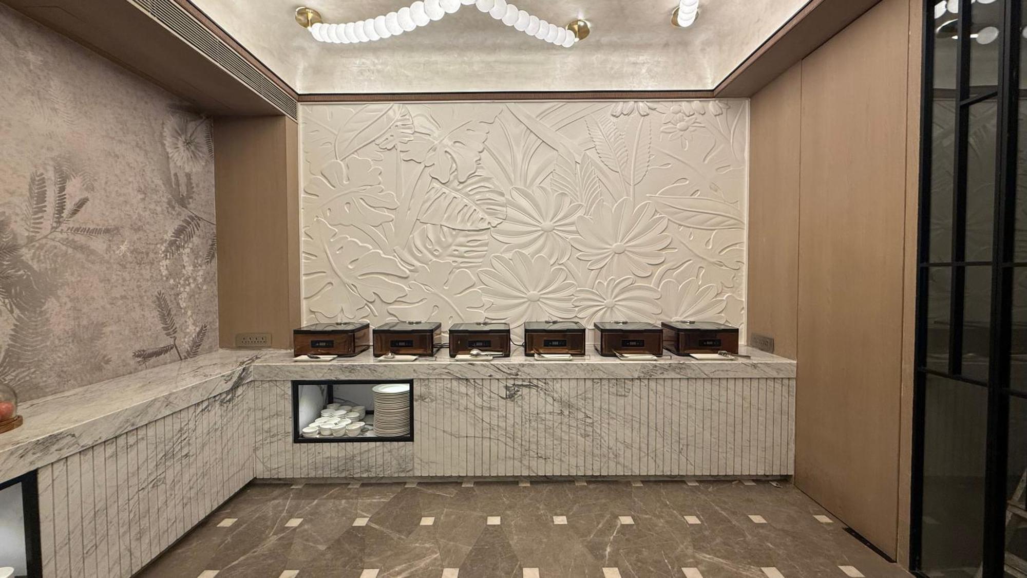 Dragonfly - The Art Hotel