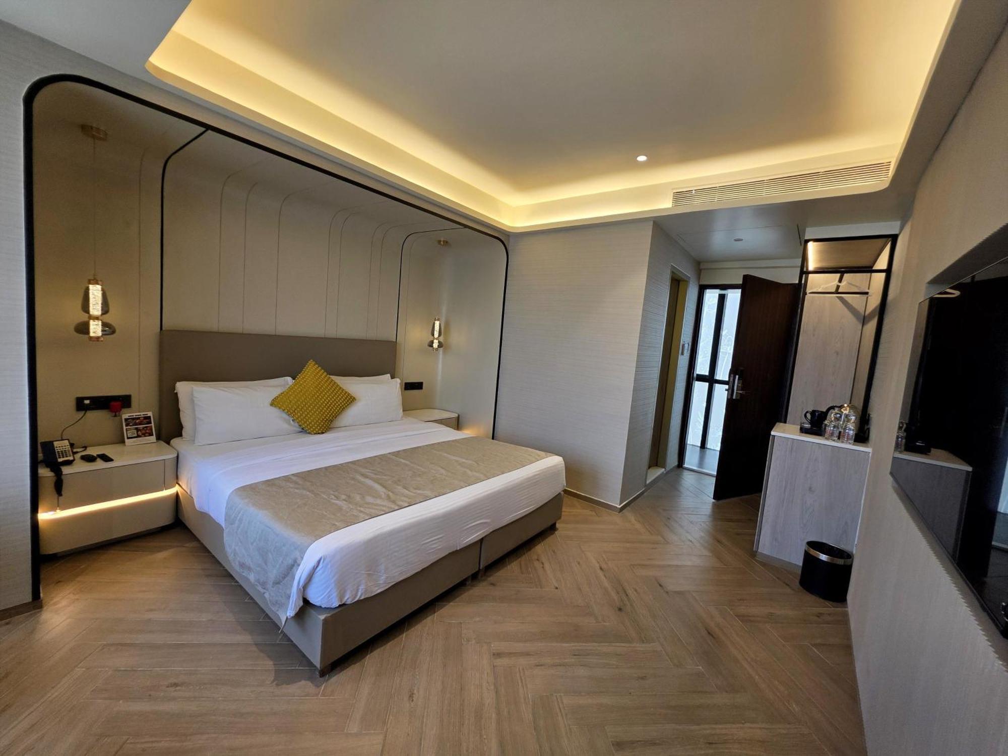 Hotel Dragonfly - The Art Mumbai