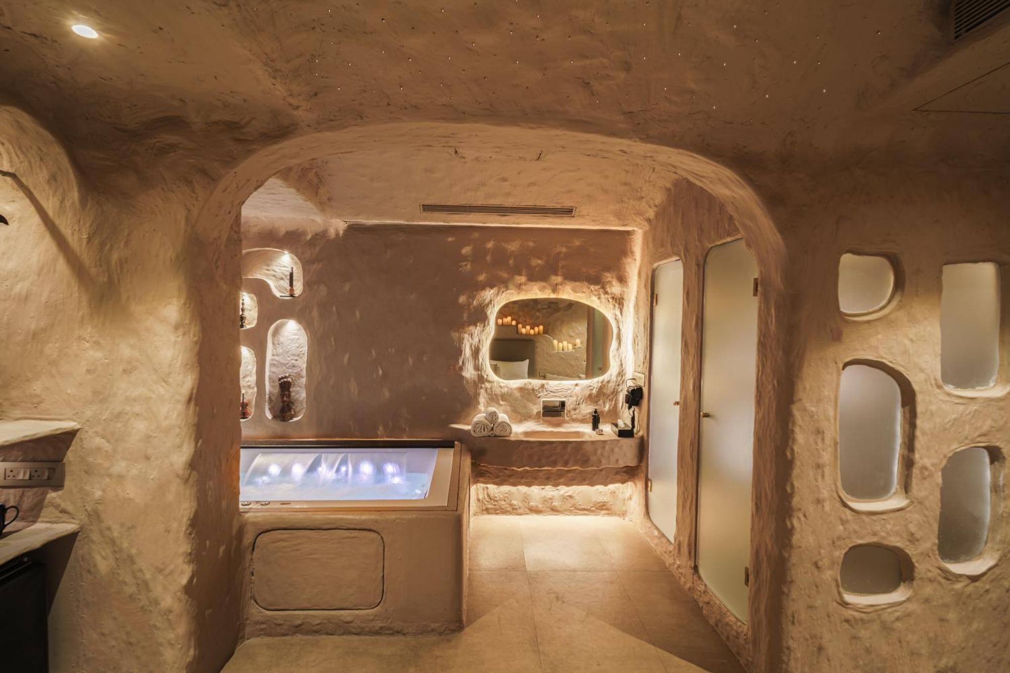 Dragonfly - The Art Hotel 4*