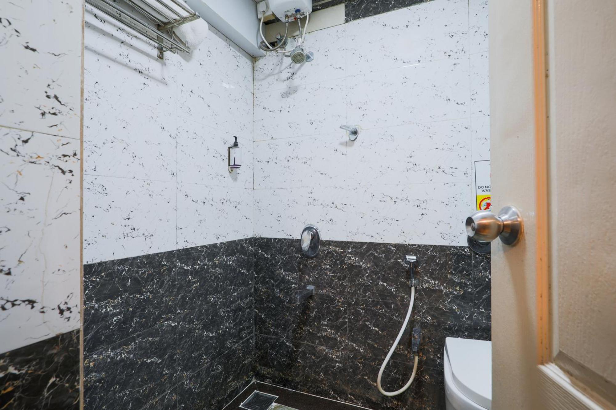 Hotel Laaiba Residency 3*