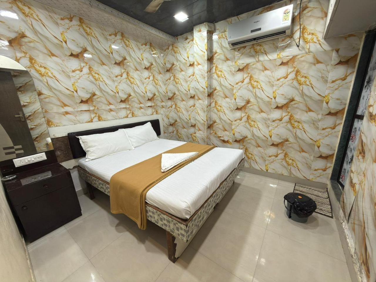 Sunroop Hotel Mumbai