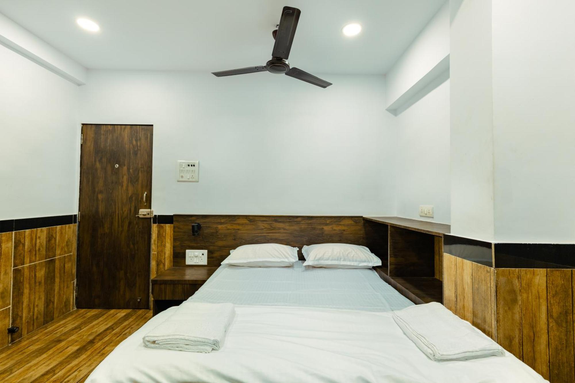 Homestay Cozykey Bandra Mumbai