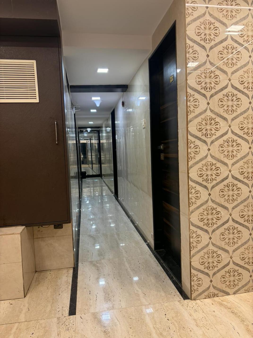 Qamar Mumbai