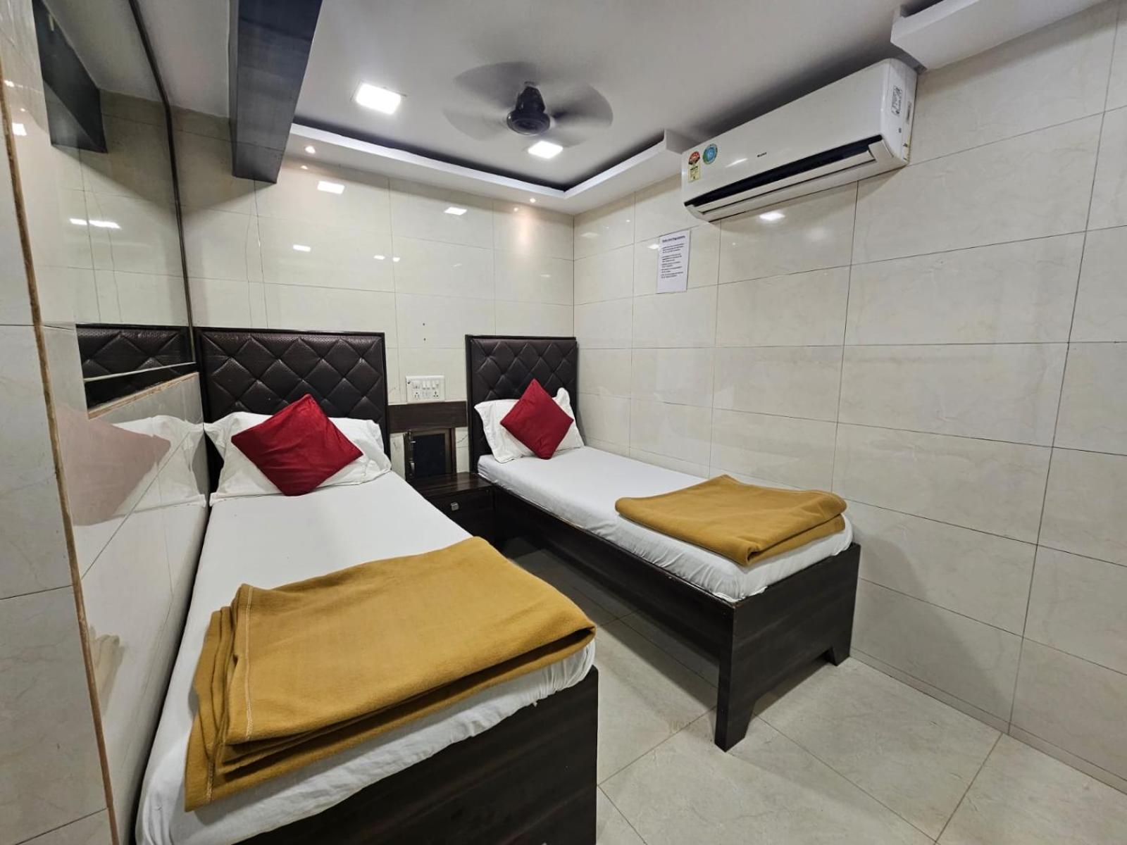 Qamar 2* Mumbai