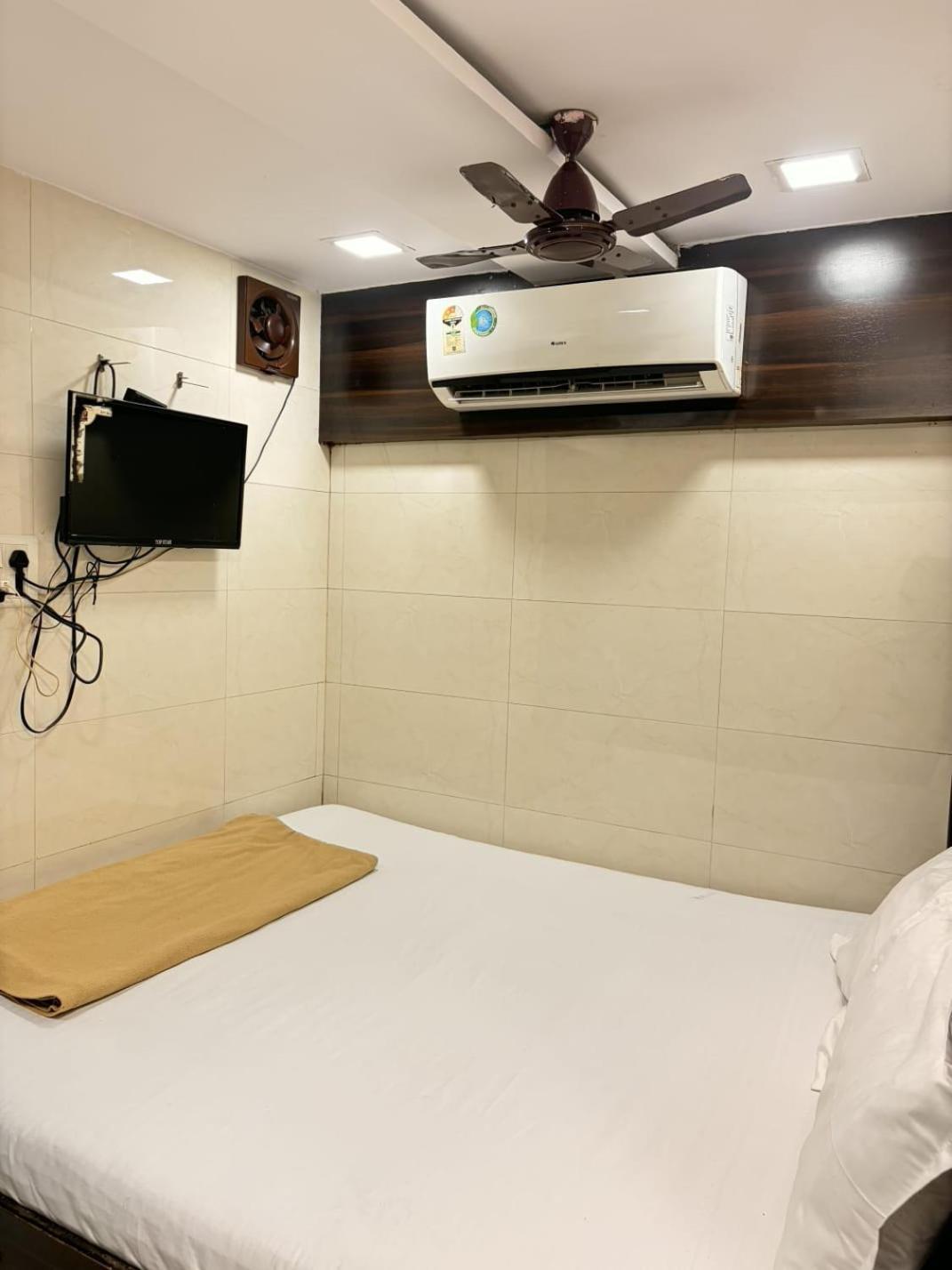 Qamar Hotel