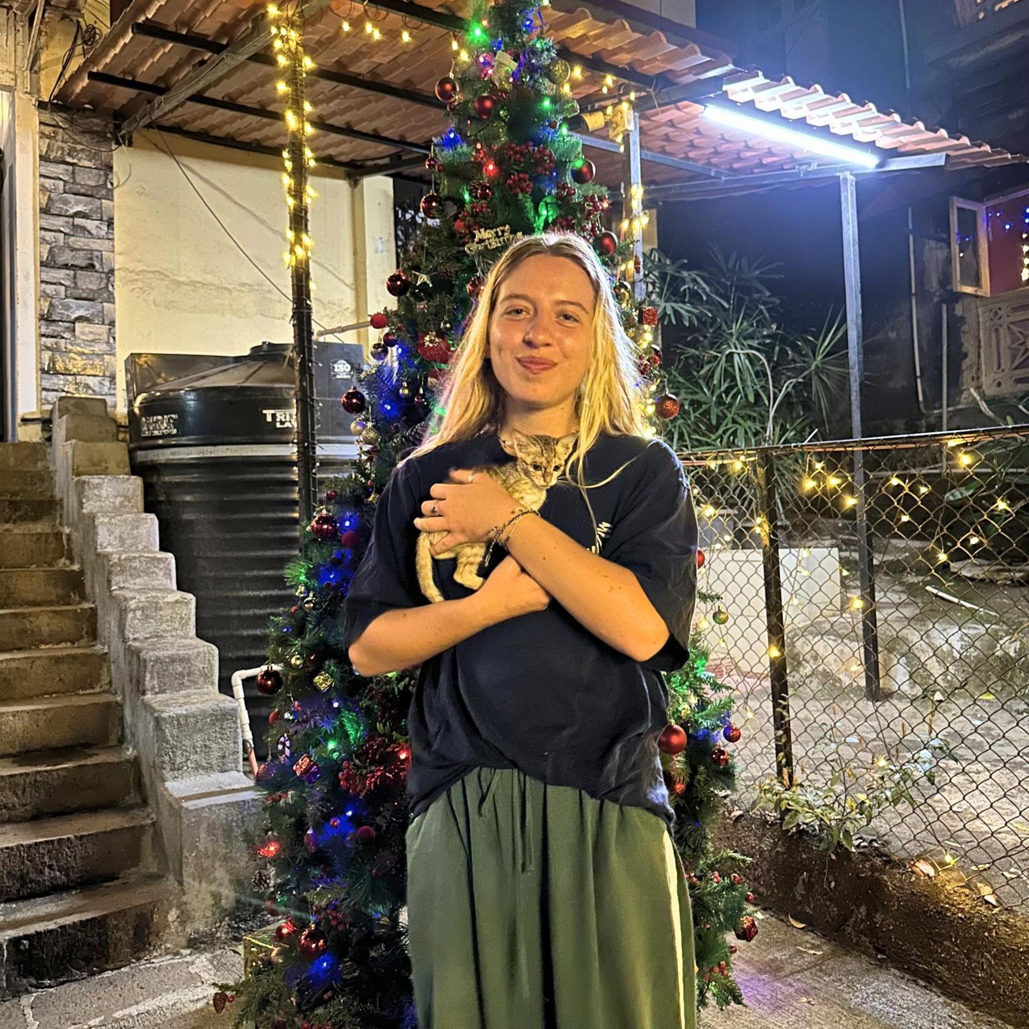 Gosolo Bandra Hostel Mumbai