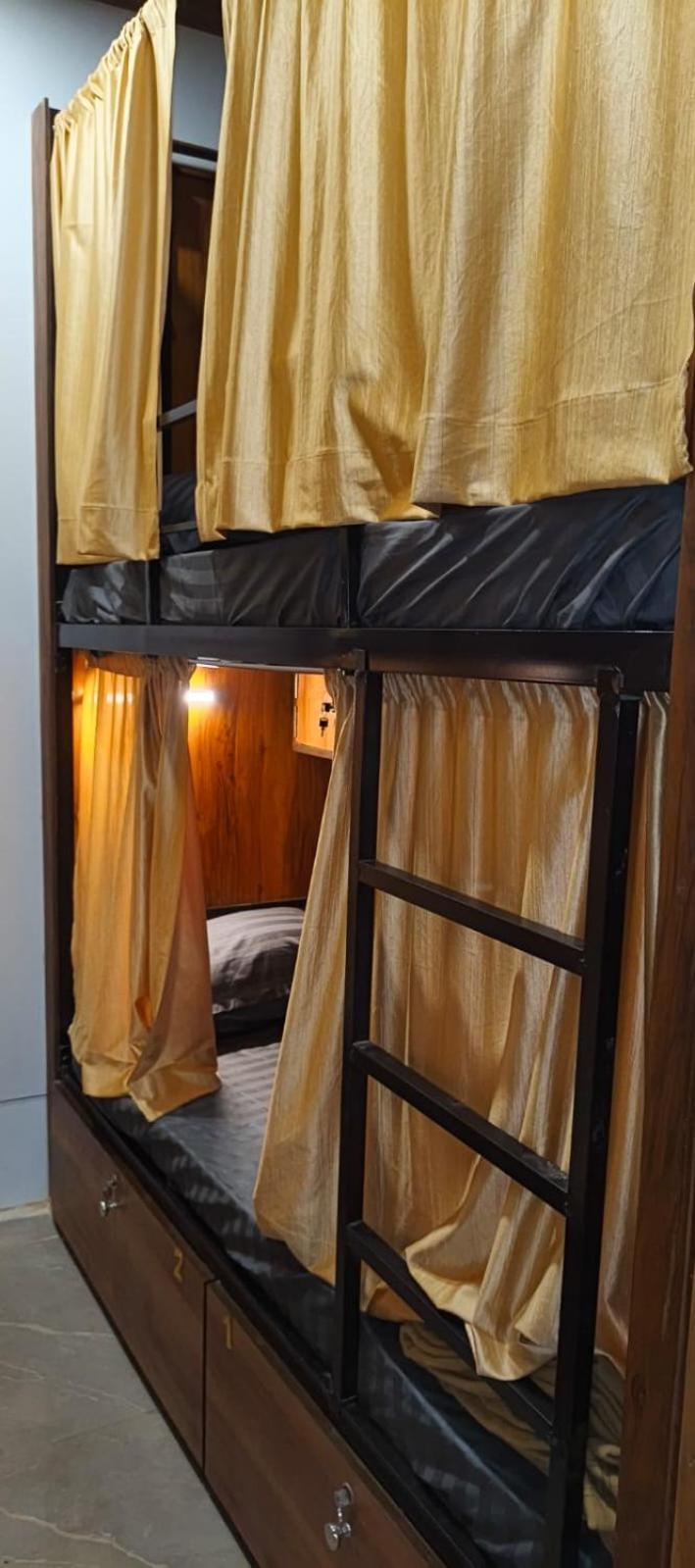 Le West Near Exhibition Center & Hotel 3*