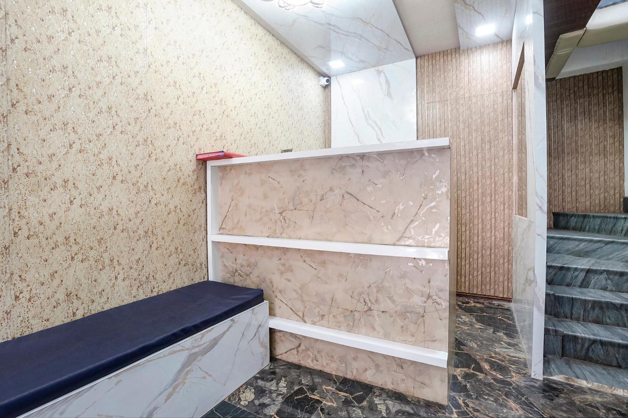 Eldoria Palace - Near Us Consulate & Bkc Hotel *