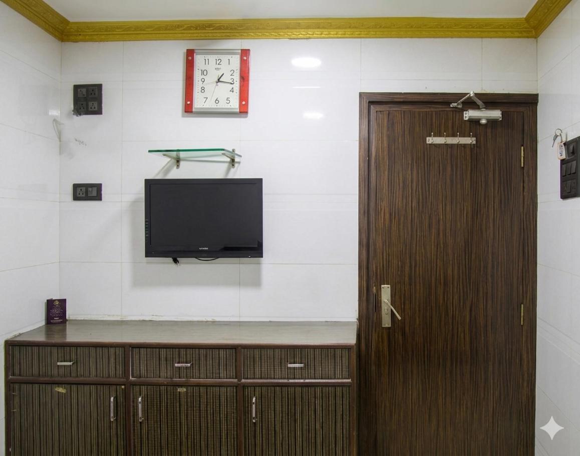 Relax 2* Mumbai