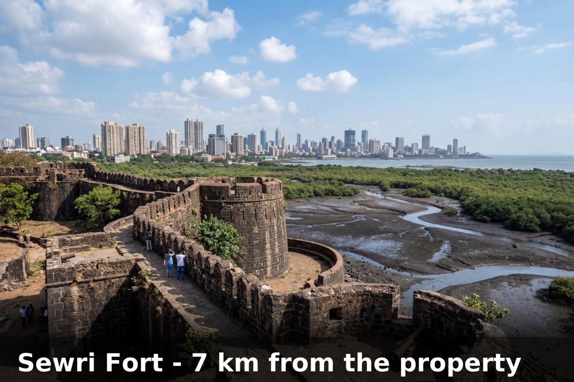 Super O Khar East Near Railway Station 3* Mumbai