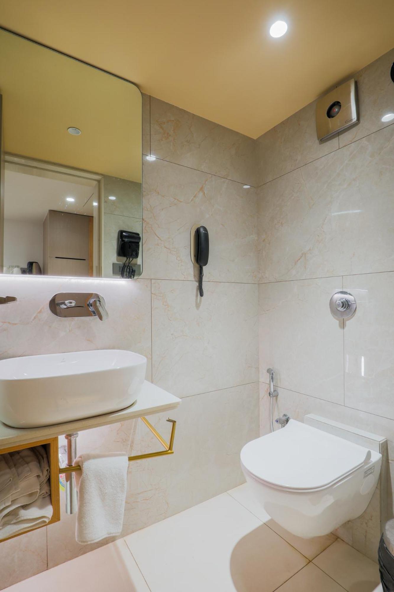 Silver Near Airport Hotel 3*