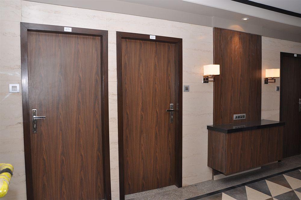 Fabhotel Imperial Residency 3*