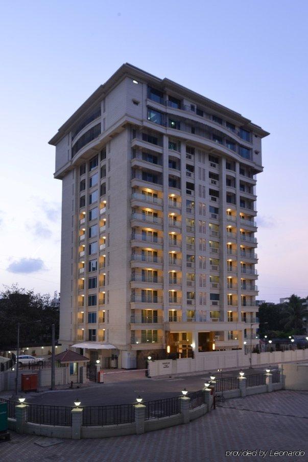 Hotel Residency Sarovar Portico 4*