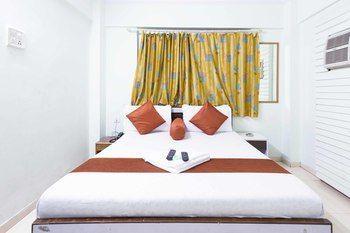 Hotel OYO 5665 Rana Residency 3*
