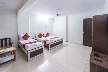 Hotel OYO 5665 Rana Residency 3*