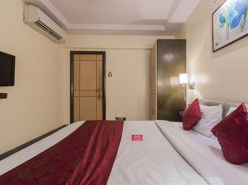 Hotel Oyo Marine Lines 4*
