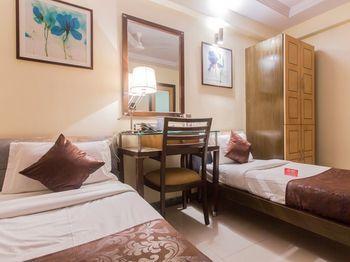 Hotel Oyo Marine Lines 4*