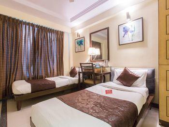 Hotel Oyo Marine Lines