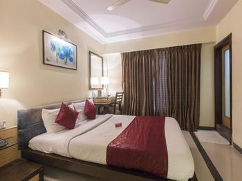 Hotel Oyo Marine Lines