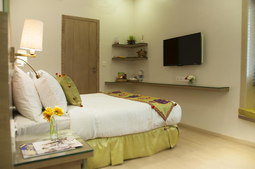 Hotel Le Sutra Hotel, Khar,