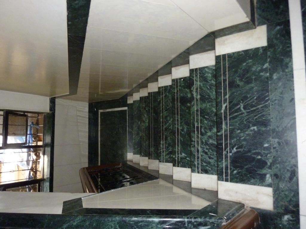 Hotel Karan Palace