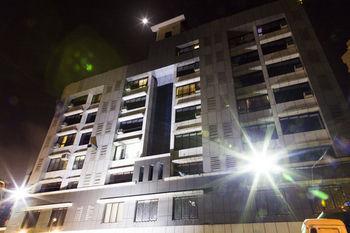Hotel Oyo Premium Mumbai Saki Vihar