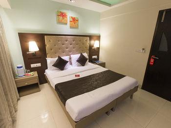 Hotel Oyo Link Road Malad