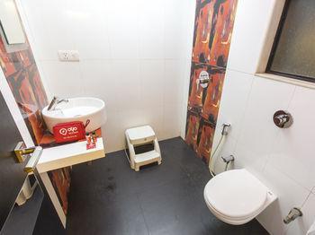 Hotel Oyo Link Road Malad 3*