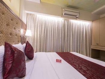 Hotel Oyo Link Road Malad 3*