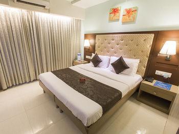 Hotel Oyo Link Road Malad Mumbai
