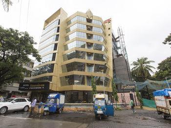 Hotel Oyo Link Road Malad 3*