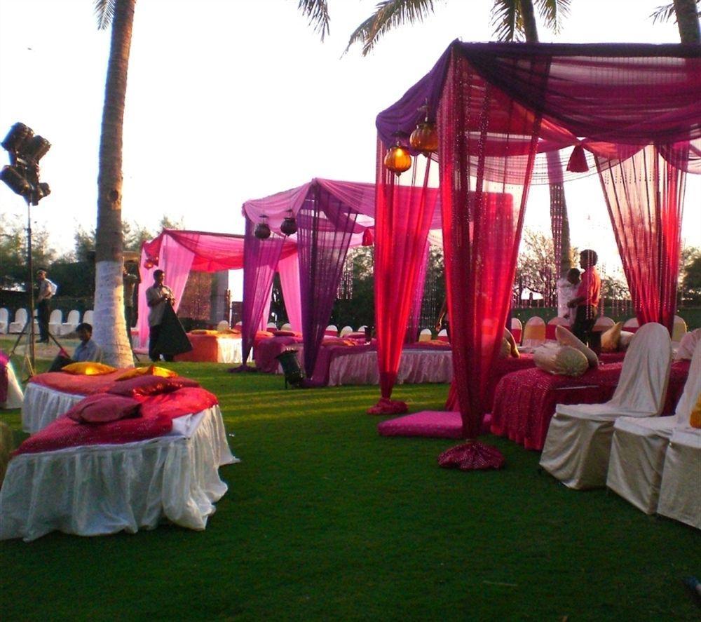 Hotel The Retreat & Convention Centre Mumbai