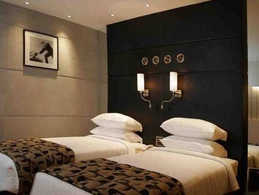 Hotel The Regale By Tunga Mumbai