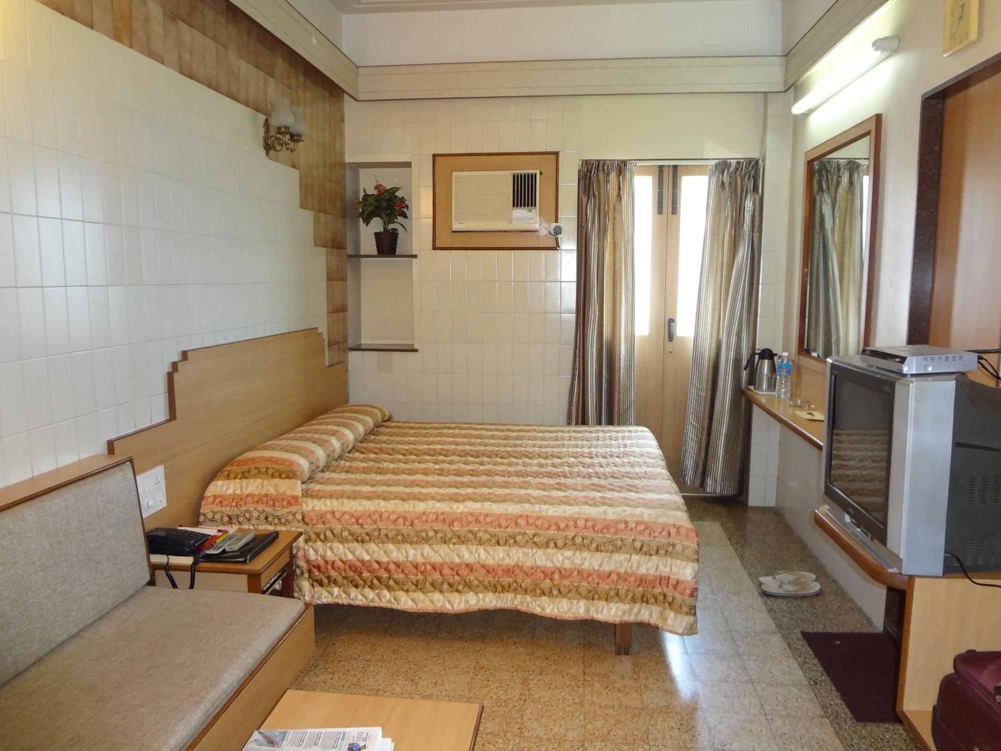 Hotel Chateau Windsor - Marine Drive Mumbai